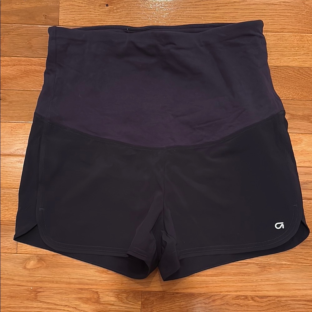 GapFit Maternity 3.5” Running Short in Navy